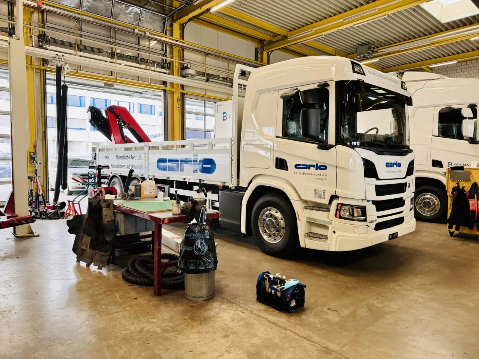 Fahrzeugbeschriftung LKW-Flotte – Flottenbeklebung von ktdesign Bern